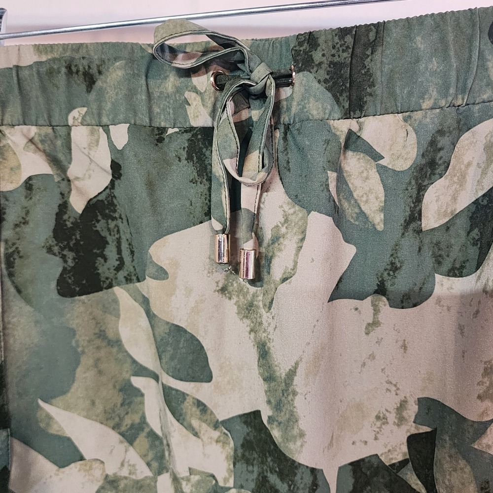 Chico's Zenergy Skort Floral Green Size 20 Plus Drawstring Athleisure Active - Picture 2 of 8